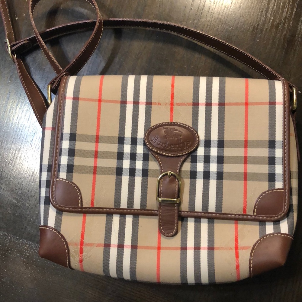 House-check crossbody Burberry- mostly perfect
